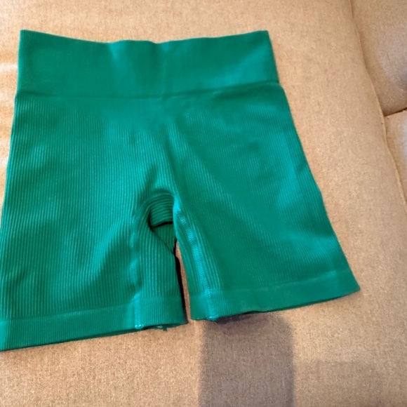 Emerald Green Seamless Ribbed Set - Picture 5 of 6